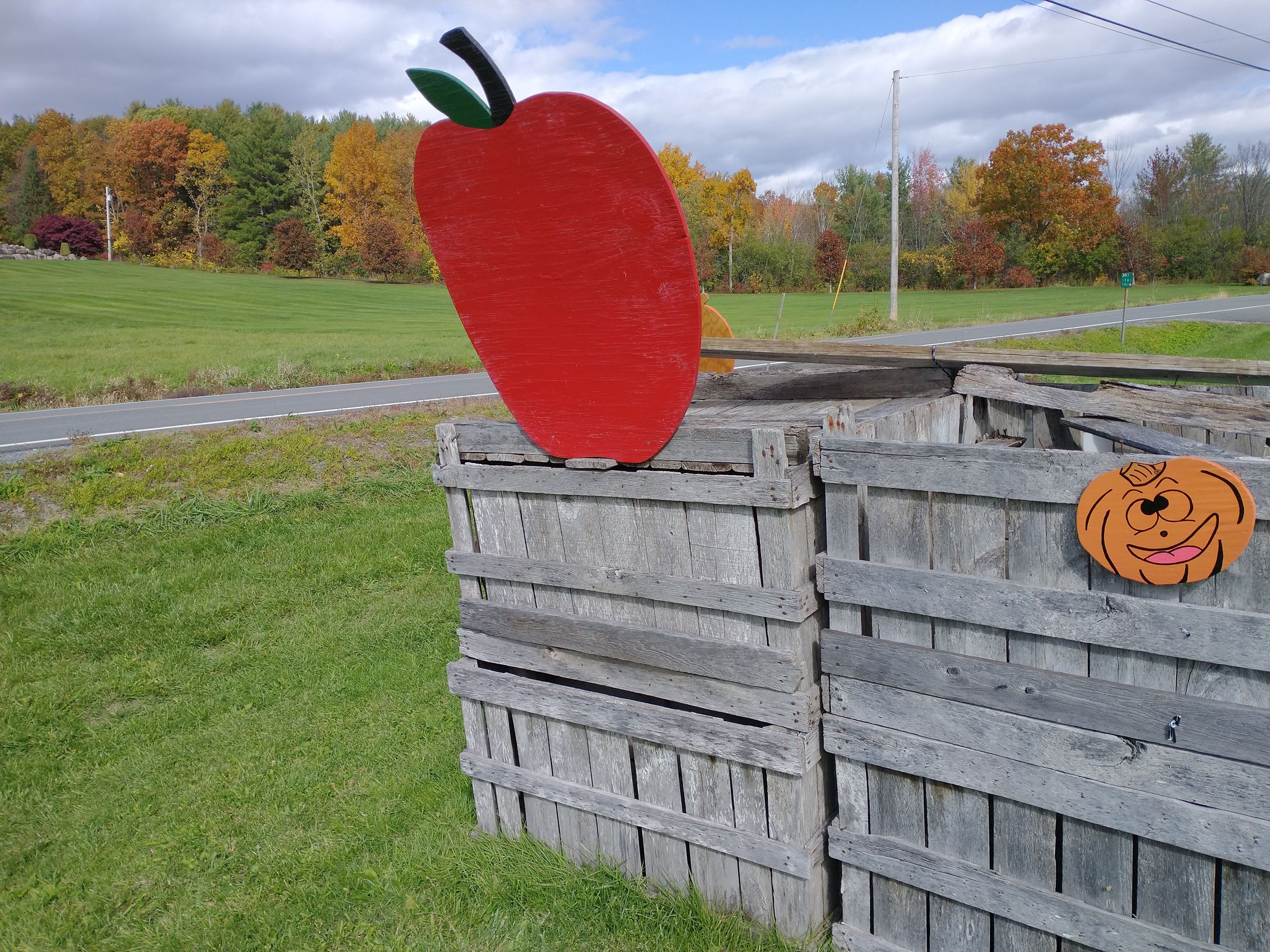 Altamont Orchards Apple Sign